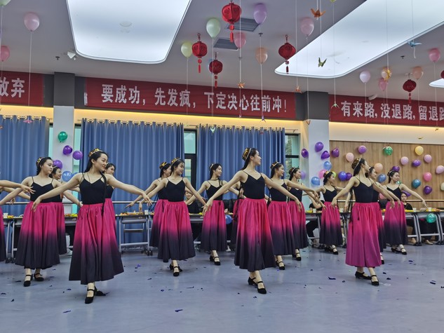 忻州舞蹈艺考培训机构怎么选择，五大避坑指南-太原舒曼艺术培训学校